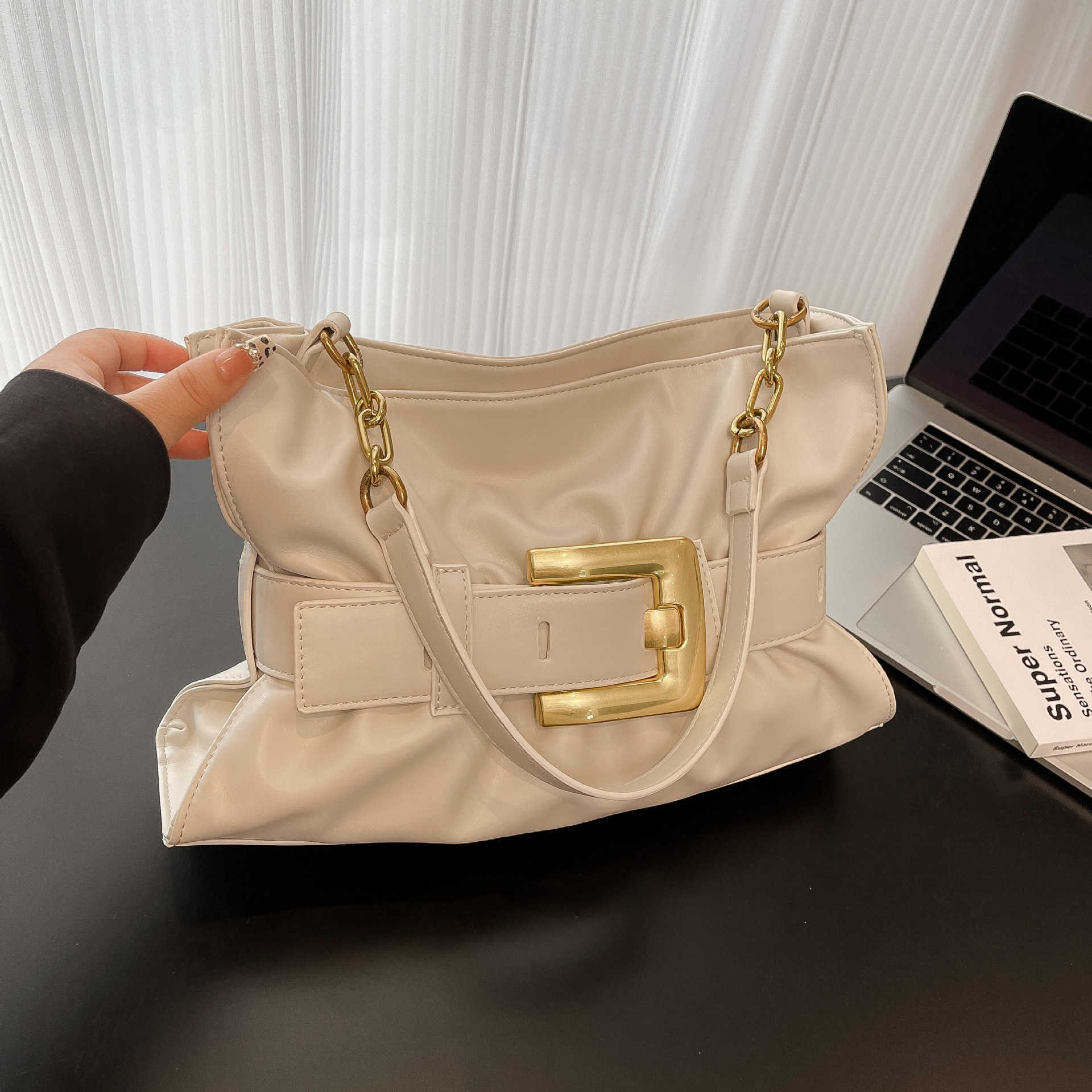 Internet Celebrity Same Style Niche Design Belt Buckle Handheld Underarm Bag Wrinkled Cloud Commuting Casual Fashion Versatile Women's Bag
