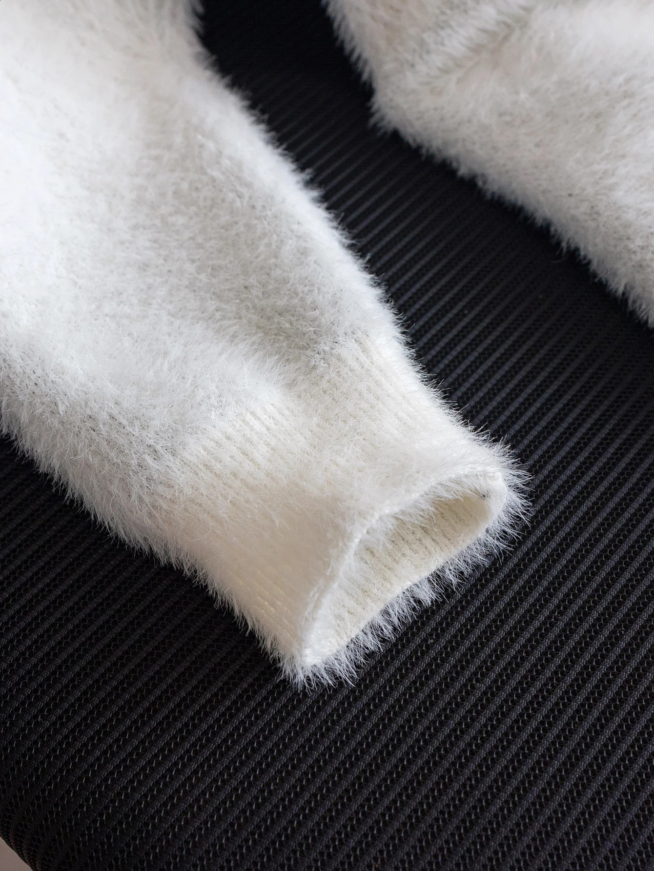 Boys cute cat pattern sweater knitted pullover suitable for daily leisure in spring autumn and winter 251027