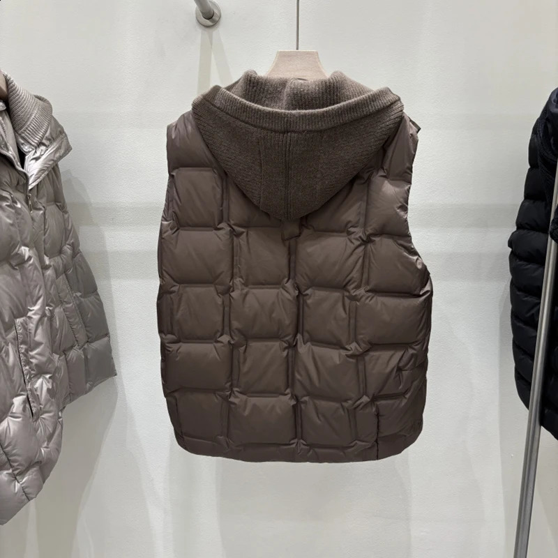 Autumn Winter Hooded Knitted Splicing Down Vest Women White Duck Down Sleeveless Warm Vest Tops Female Zipper Waistcoat Outwears 251027