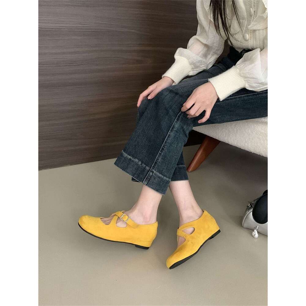 2025 Autumn and New French Style Elegant Hidden Designer Shoe Heel Evening Cross Strap Buckle Single Shoes