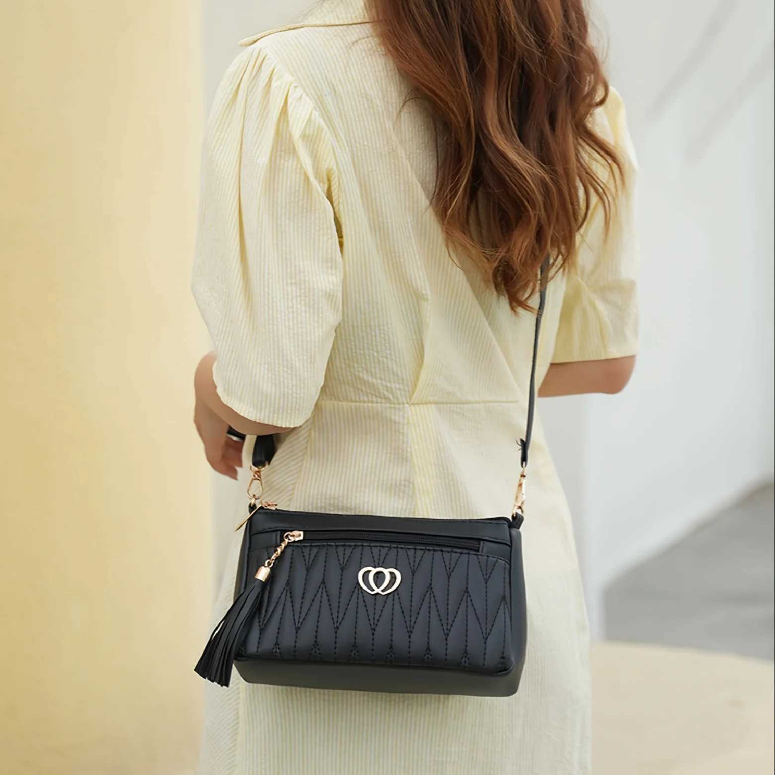 Classic Quilted Crossbody Bag for Women Vintage Synthetic Leather Shoulder Strap Handbag Phone Wallet for Everyday EssentialsT251028