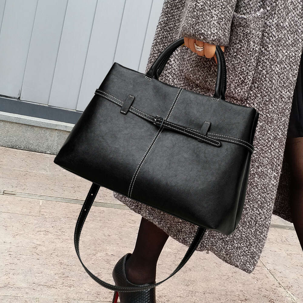 Luxury bag CCAMO Women s New Handbag High end Niche Commuter Bag