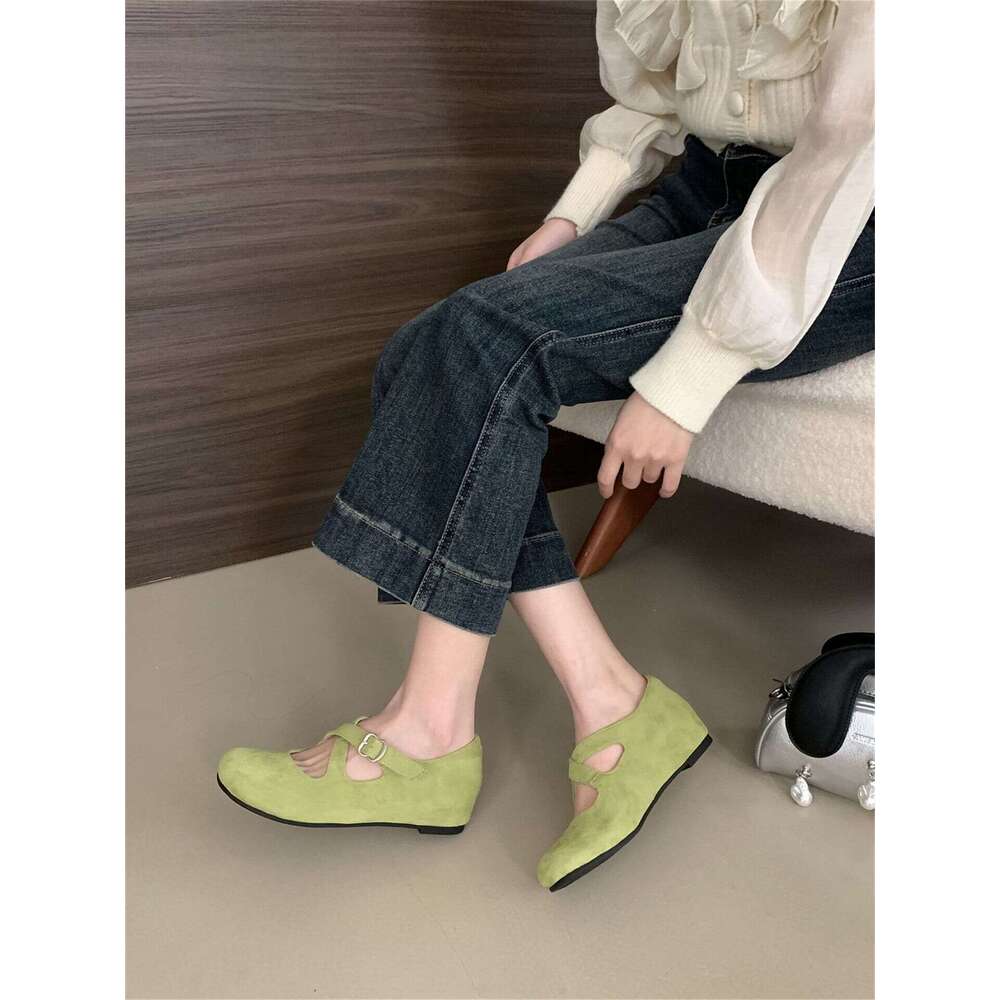 2025 Autumn and New French Style Elegant Hidden Designer Shoe Heel Evening Cross Strap Buckle Single Shoes