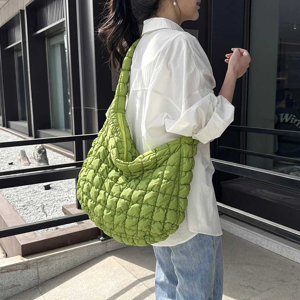 Quilted Padded Crossbody Bag for Women Pleated Bubbles Cloud Shoulder Bags Large Tote Bucket Designer Bag Ruched Handbags 2023W251028
