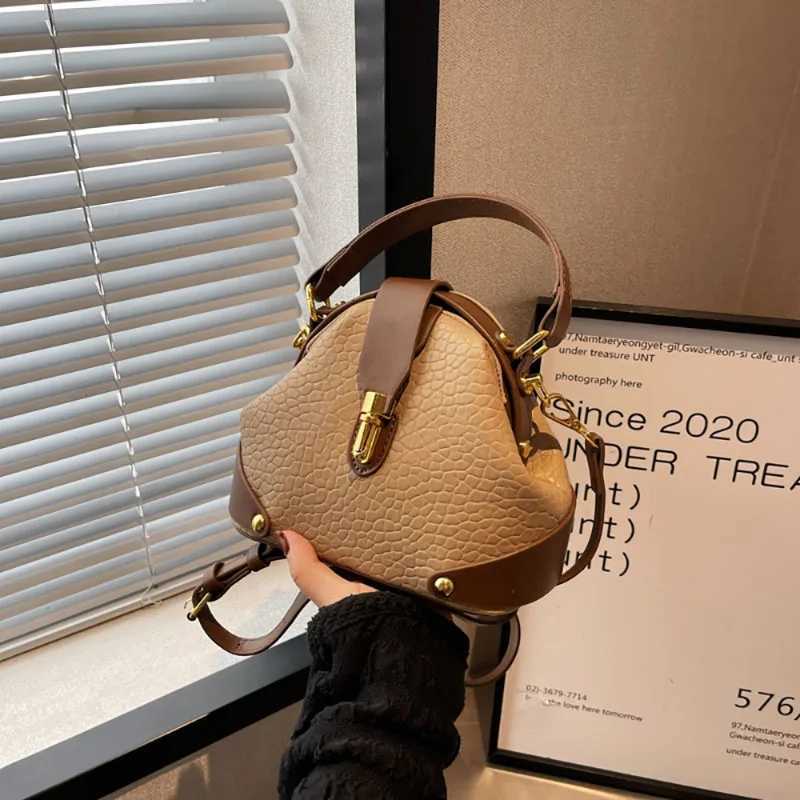 Color Contrast Handbag Women Autumn Winter New Fashion Texture Single Shoulder Crossbody Bag Simple Niche Design Sense PackT251028