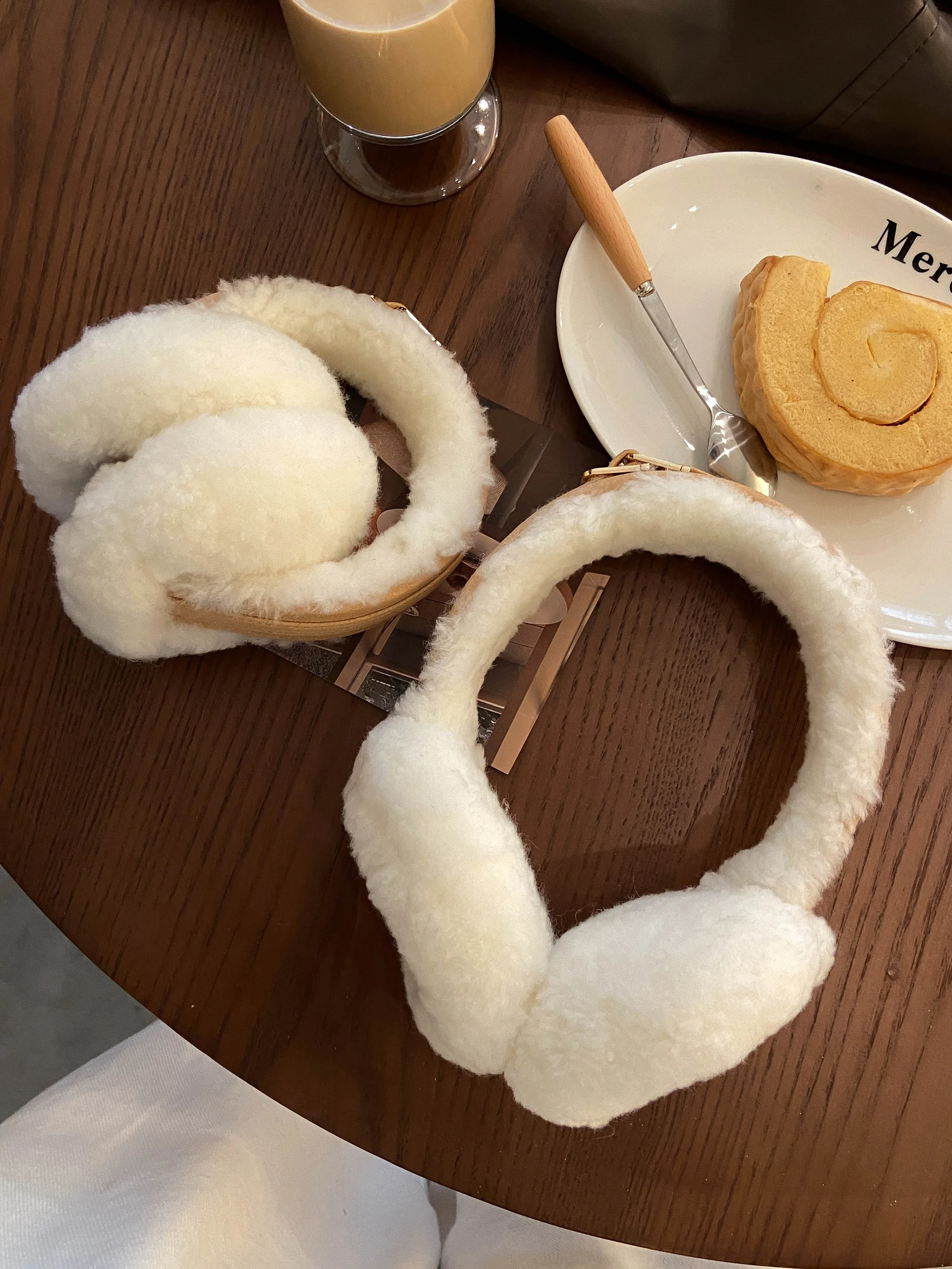 2024 Wool Ear Warmer Winter Sheepskin Ear Muffs for Women Men Soft Warm Solid Earflap Outdoor Cold Protection EarMuffs Ear Cover 251027