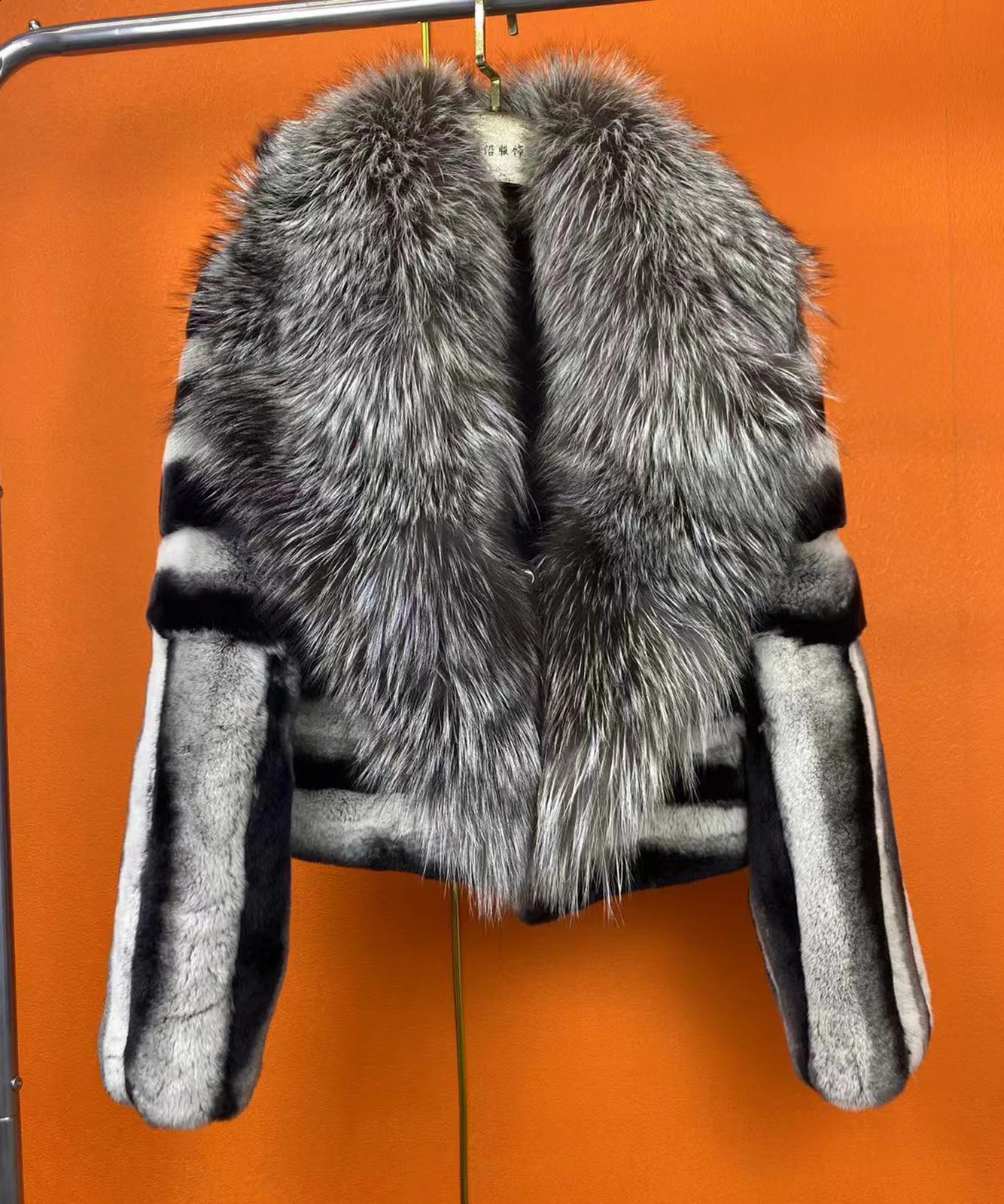 Natural Rex Rabbit Fur Jacket Real Silver Fox Fur Collar Chinchilla Fur Winter Jackets Women Fur coat 251027