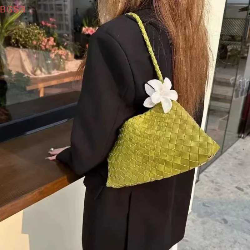 2025 Summer New Niche Design Woven Bag Large Capacity French Sailboat Vai Bag D251028