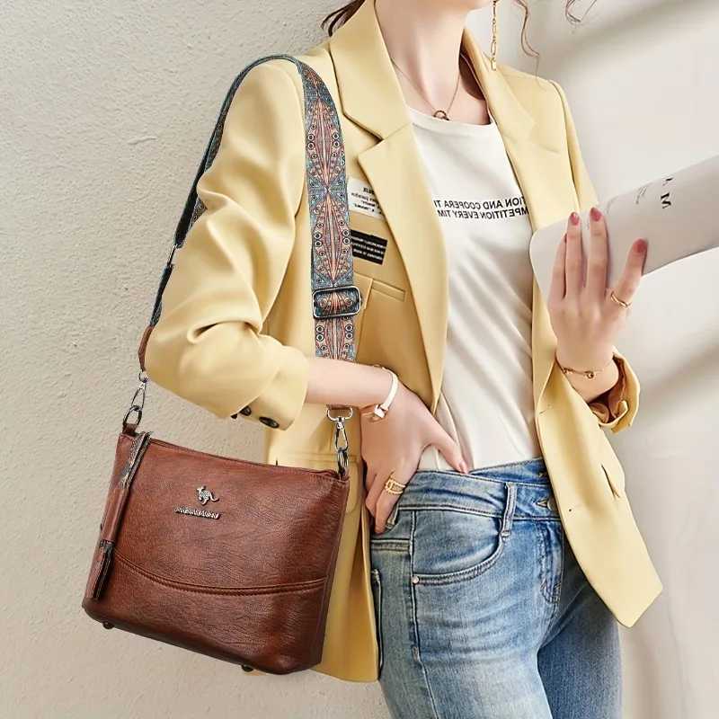 Retro Womens Tote Bag Elegant Purse with Adjustable CrossbodyShoulder Strap Versatile Handbag for Work Travel Everyday UseT251028