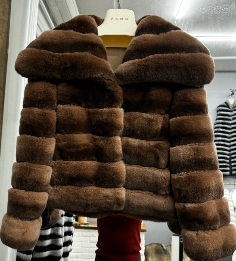 Women's Warm Faux Fur Coat Stripe Winter Jacket Women Thick Outerwear Collar Classic Luxury Jacket Fashion Solid Color Casual Baggy Rabbit Fur Co