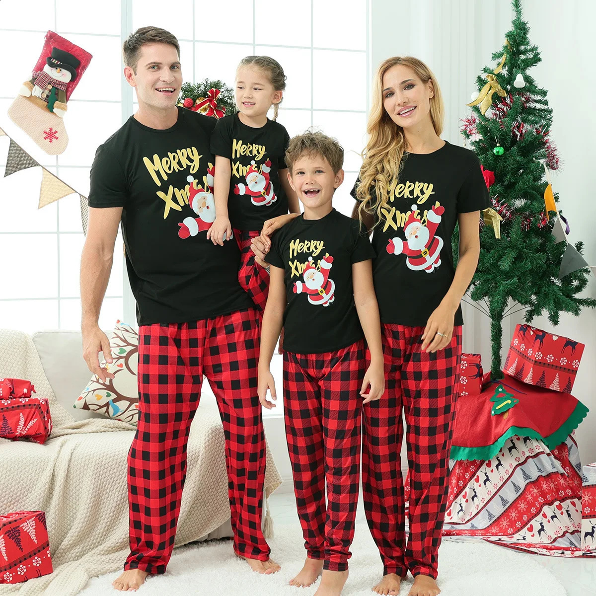 Xmas Family Look Short Sleeve Christmas Matching Outfits Santa Tree Print Sleepwear Adults Kids Cute Pajamas Set Baby Romper 251027