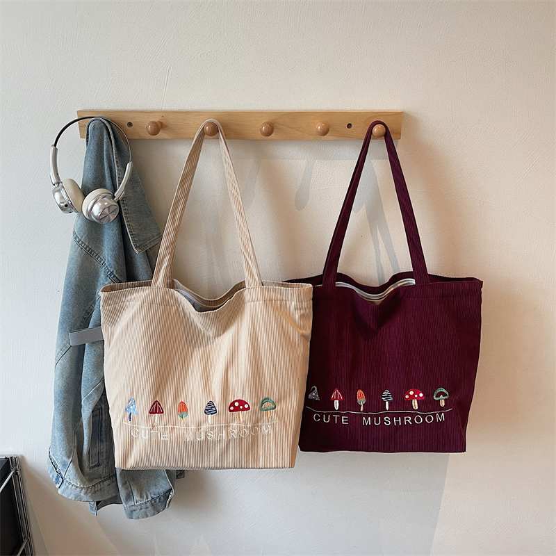 2025 Autumn Women's New Simple and Fashionable Large Capacity Synthetic Leather Handbag Fashion College Student Daily Commuter Lightweight Crossb