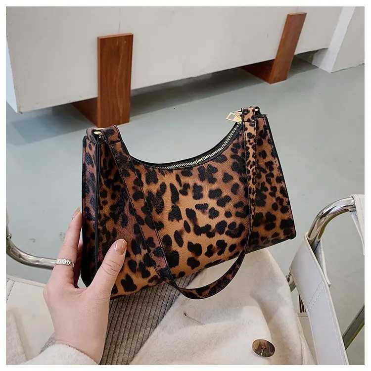 Casual Wens Totes Shoder Bag Fi Shopping Bag PU Leather Chain Handbags for Wen 2022 Underarm Hobos Bags D251028