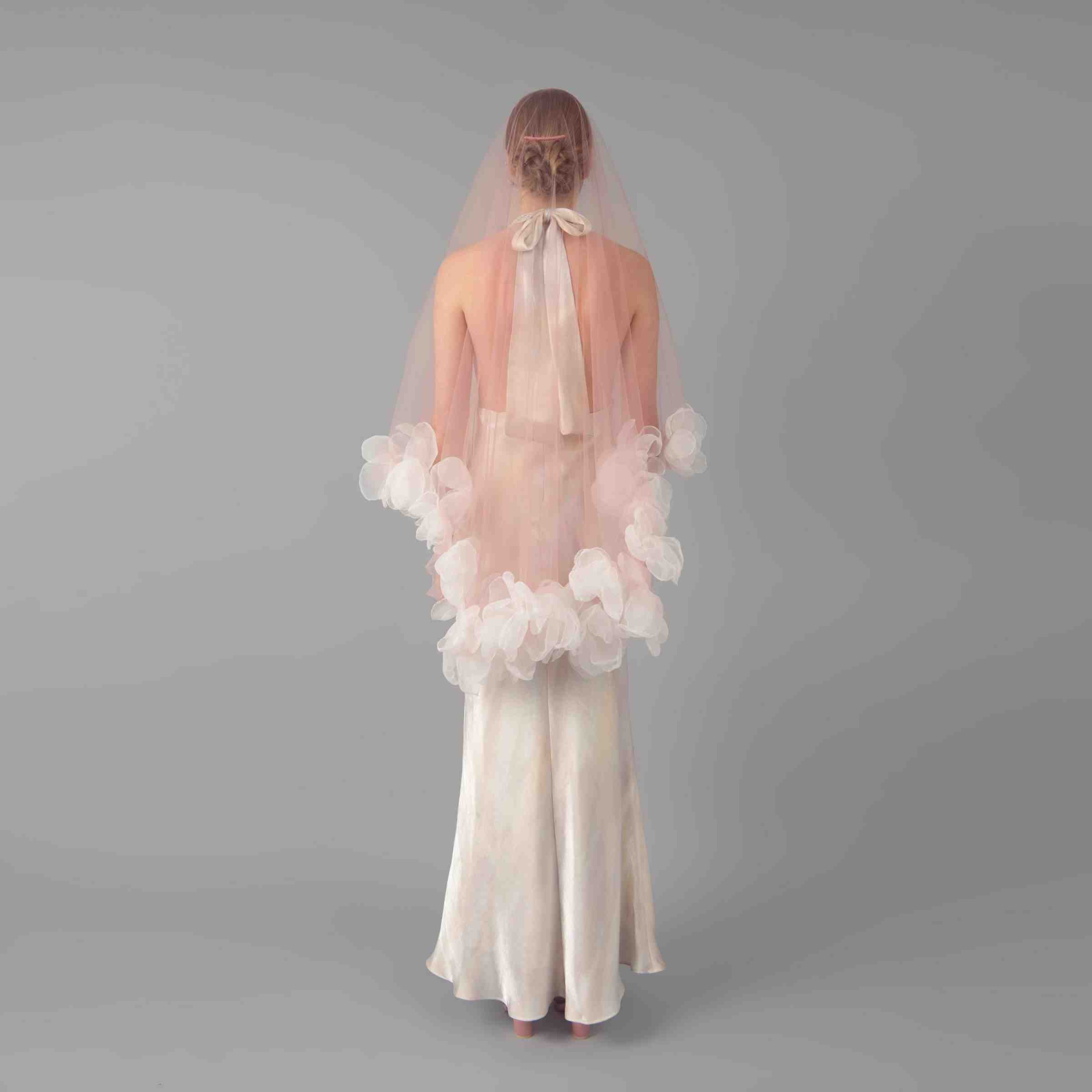 Elegant Wedding Veil Two Layer Lace Handmade 3D Flower Elbow Length Bridal Veil Soft Tulle Brides Wedding Accessories