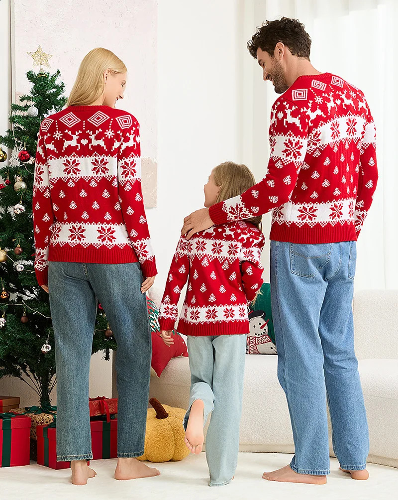 Christmas Family Matching Sweaters Full Sleeve Allover Print Knitwear Casual Soft Knitted Jumpers Adults Kids Pullover Xmas Look 251027