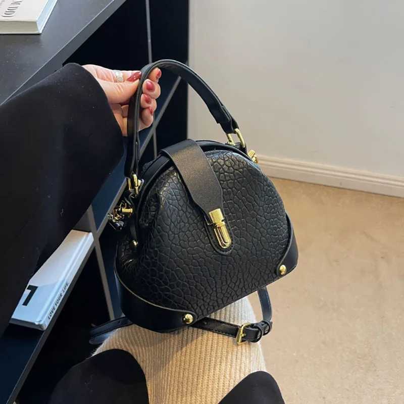 Color Contrast Handbag Women Autumn Winter New Fashion Texture Single Shoulder Crossbody Bag Simple Niche Design Sense PackT251028