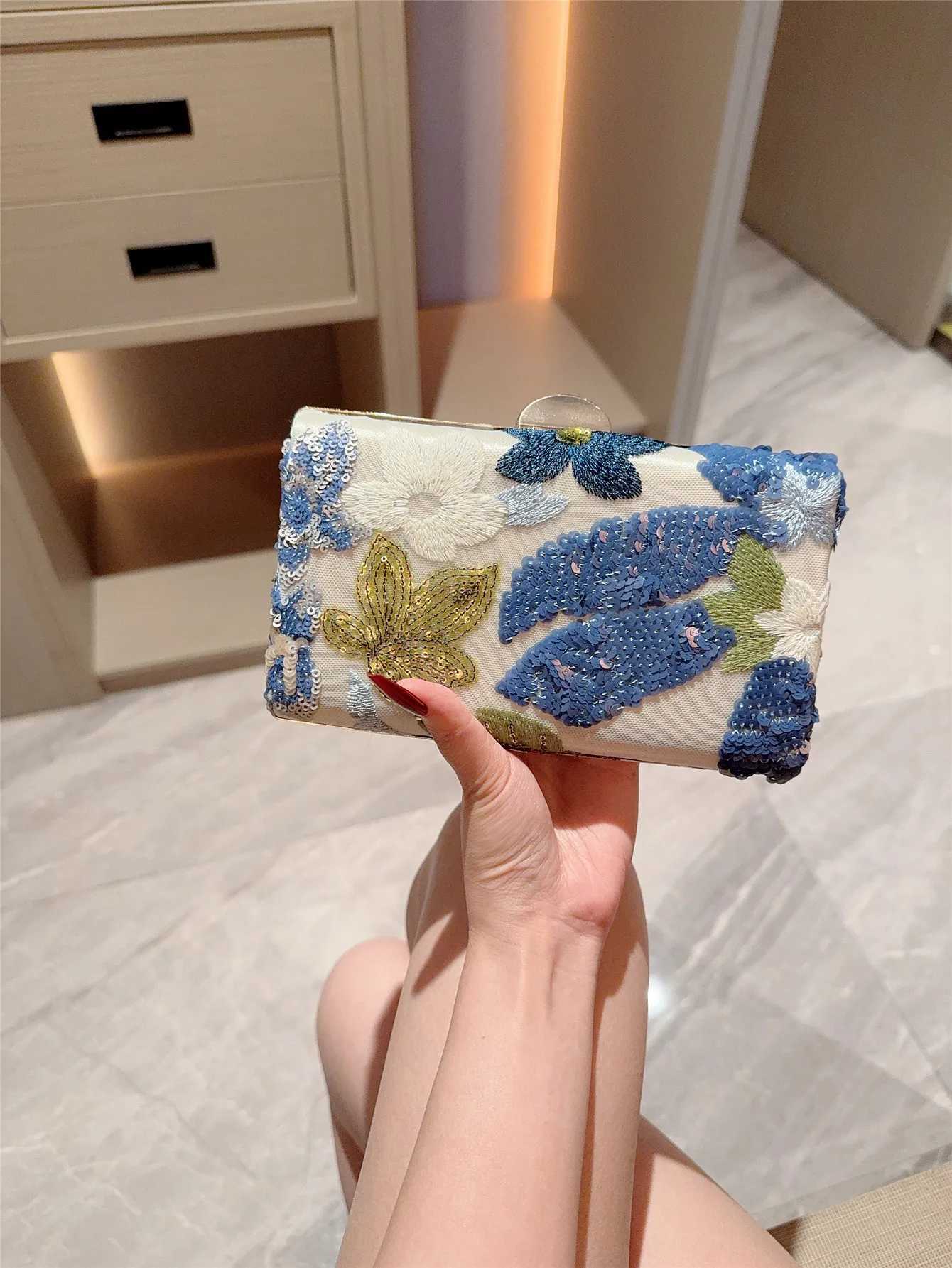 New CrossBorder Sequin Embroidery Flower Chain Clutch Bag Chain Bag Spring and Summer Fashion Trendy Womens Bag Crossbody Bag H251027