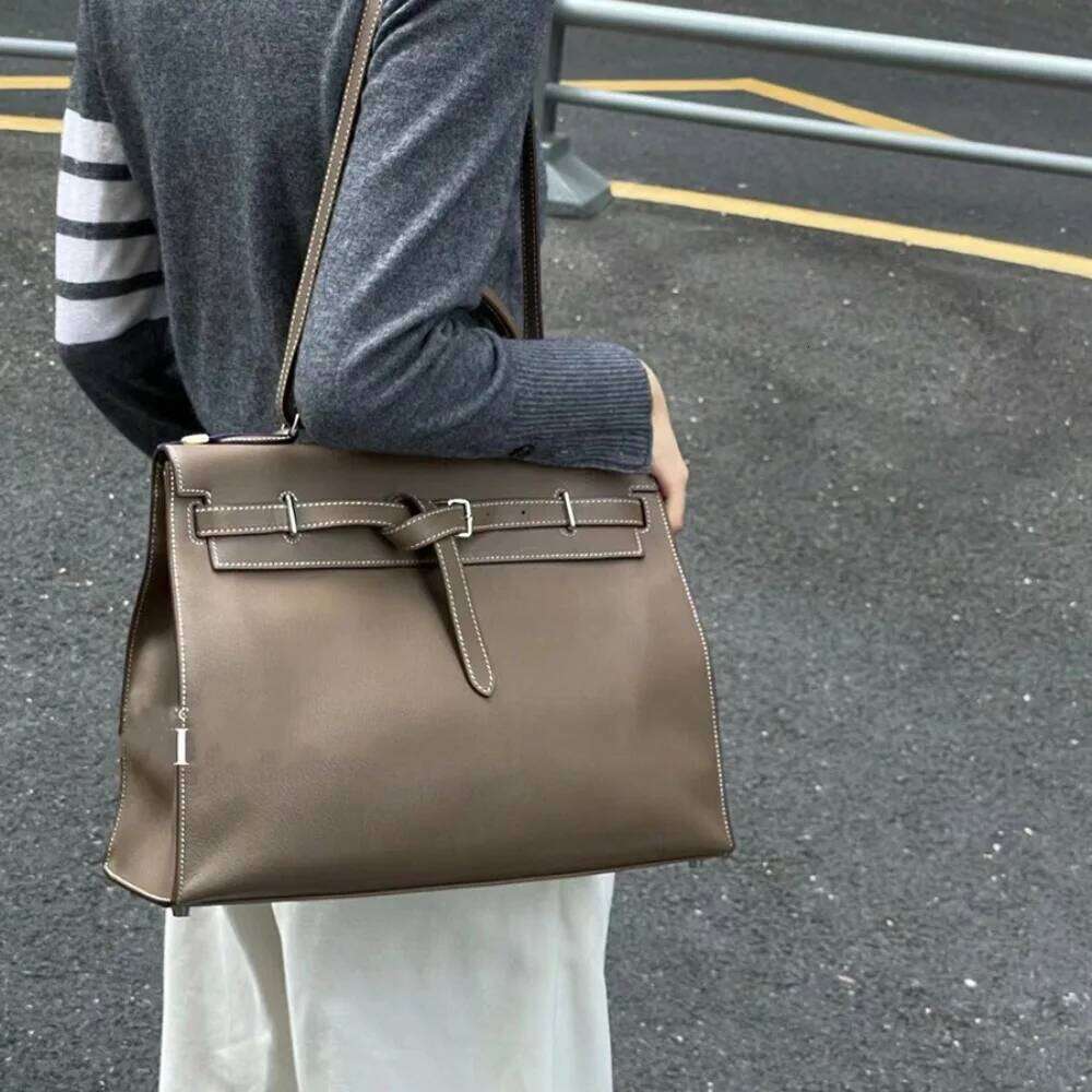 Designer Bags New High-End First-Layer Swift Cowhide Leather Women Folding Clutch Fashionable Shoulder Bag Commuting Casual Versatile Hot Selling