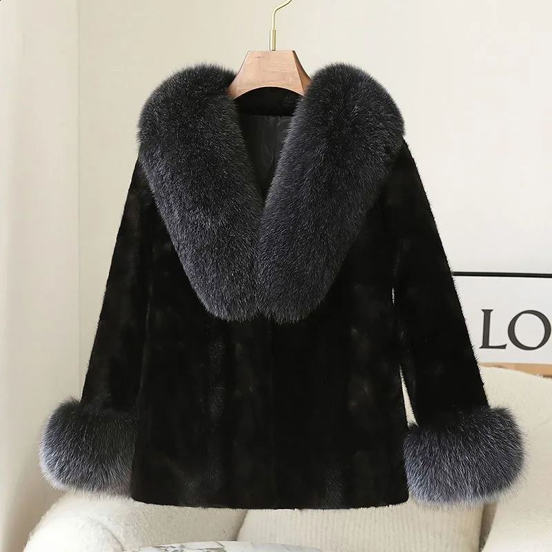 Selling Mink Fur Coat Women Winter Natural Fox Fur Collar High Quality Mink Fur Coat Short Fashion Fur Coat 251027