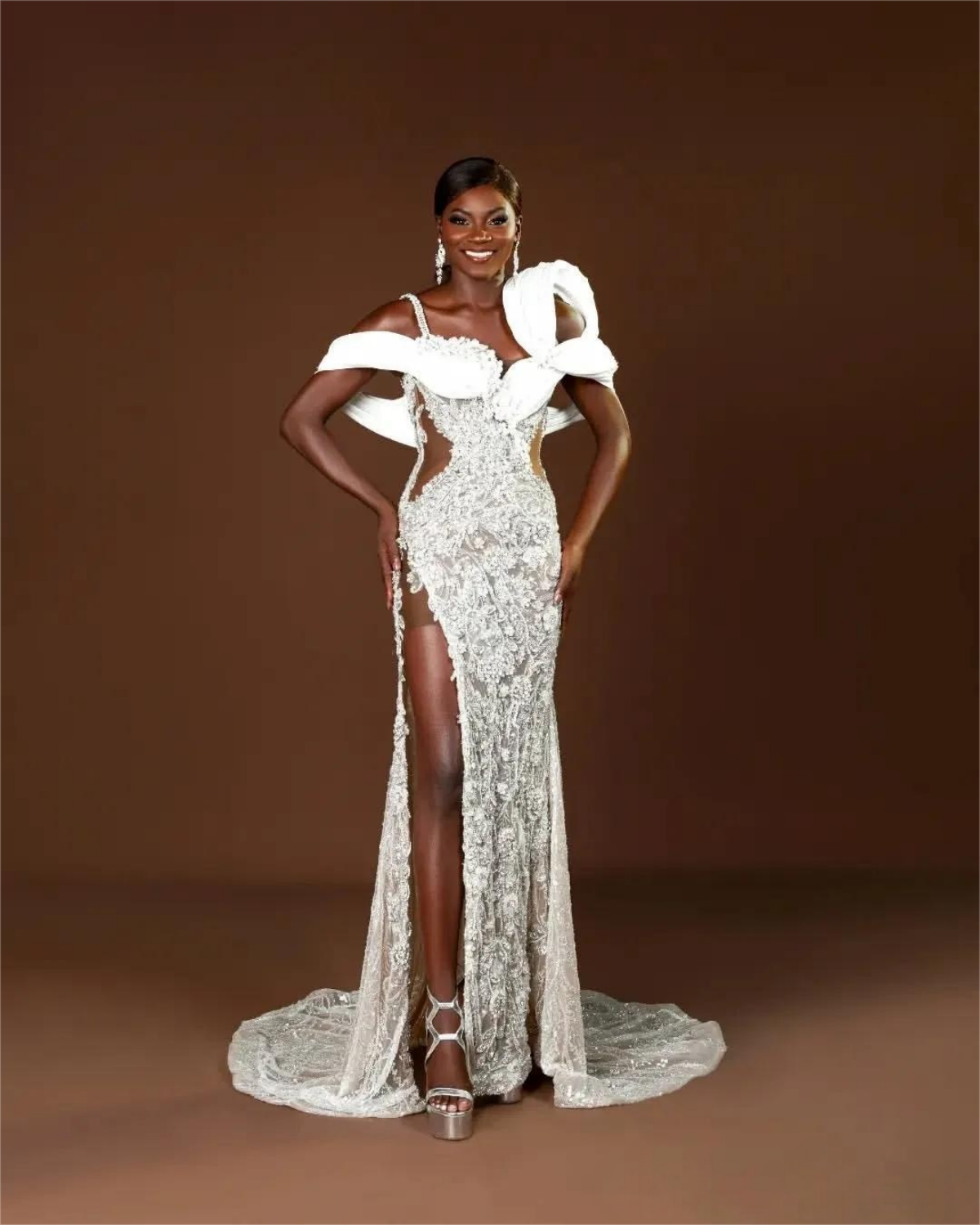 Arabic Aso Ebi Plus Size Wedding Dress in Ivory with Floral Lace Beaded Crystals Spaghetti Straps and High Split