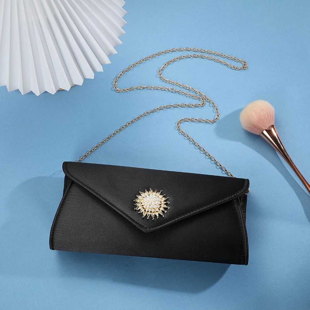 HighEnd EuropeanStyle Clutch Bag Rhinestone Chain Pearl Decorated Cool Handbag for Party Wedding Evening Wear H251027