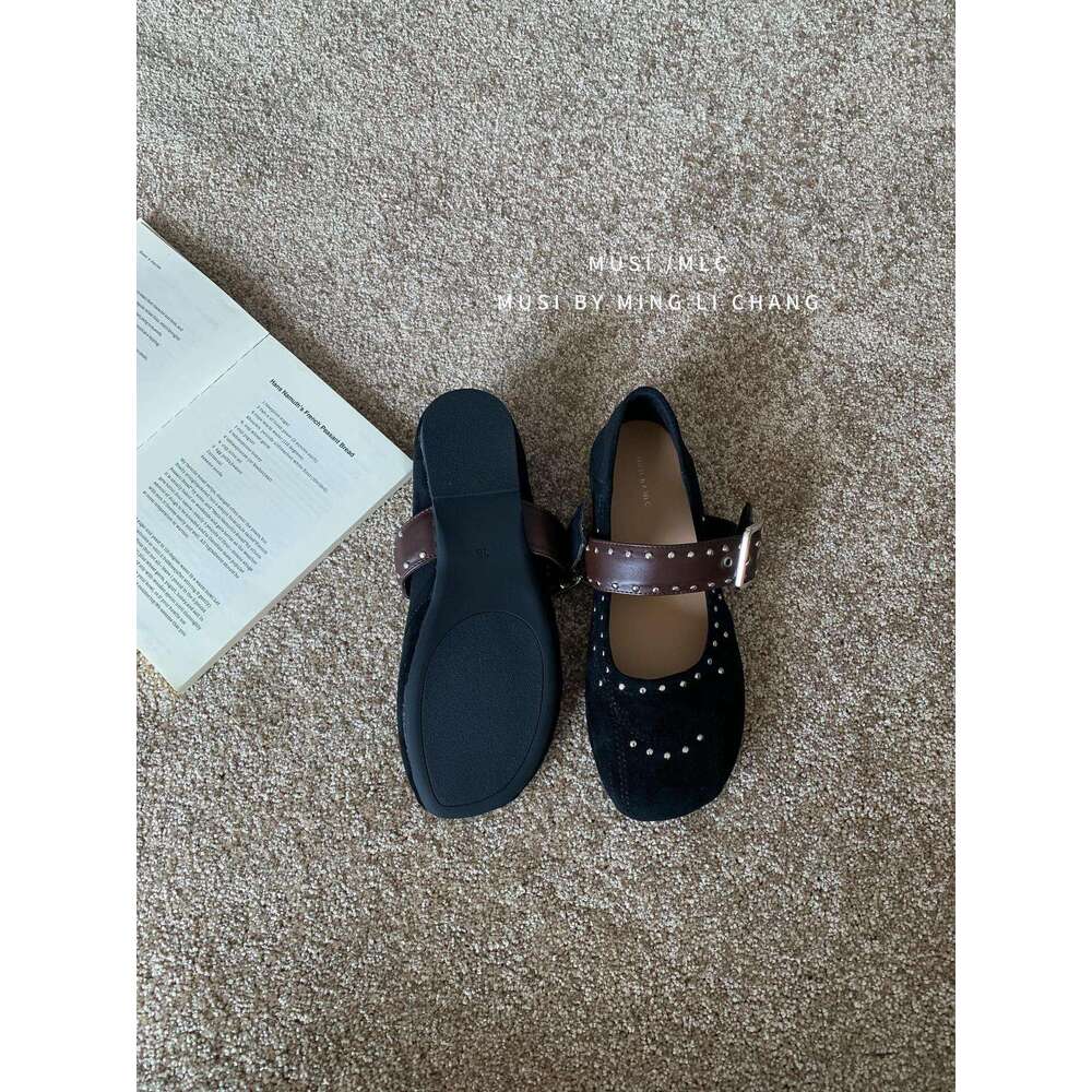 French Style Evening Wind One-Strap Rivet Mary Jane for Women 2025 Designer Shoe Flat Shallow Soft Sole Single Grandma Shoes