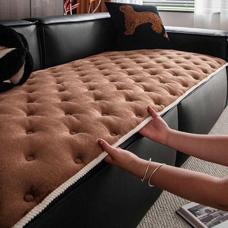 European Thick Plush Flannel Sofa Cushion Autumn and Winter AntiSlip Quilted Couch Cover Ultra Soft WearResistant Home Decor C251028