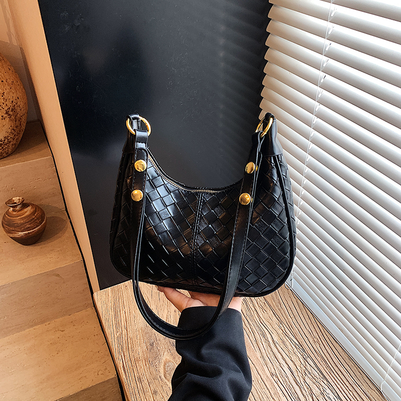 Autumn women's simple and fashionable large capacity synthetic leather handbag, new fashionable college student daily commuting lightweight cross