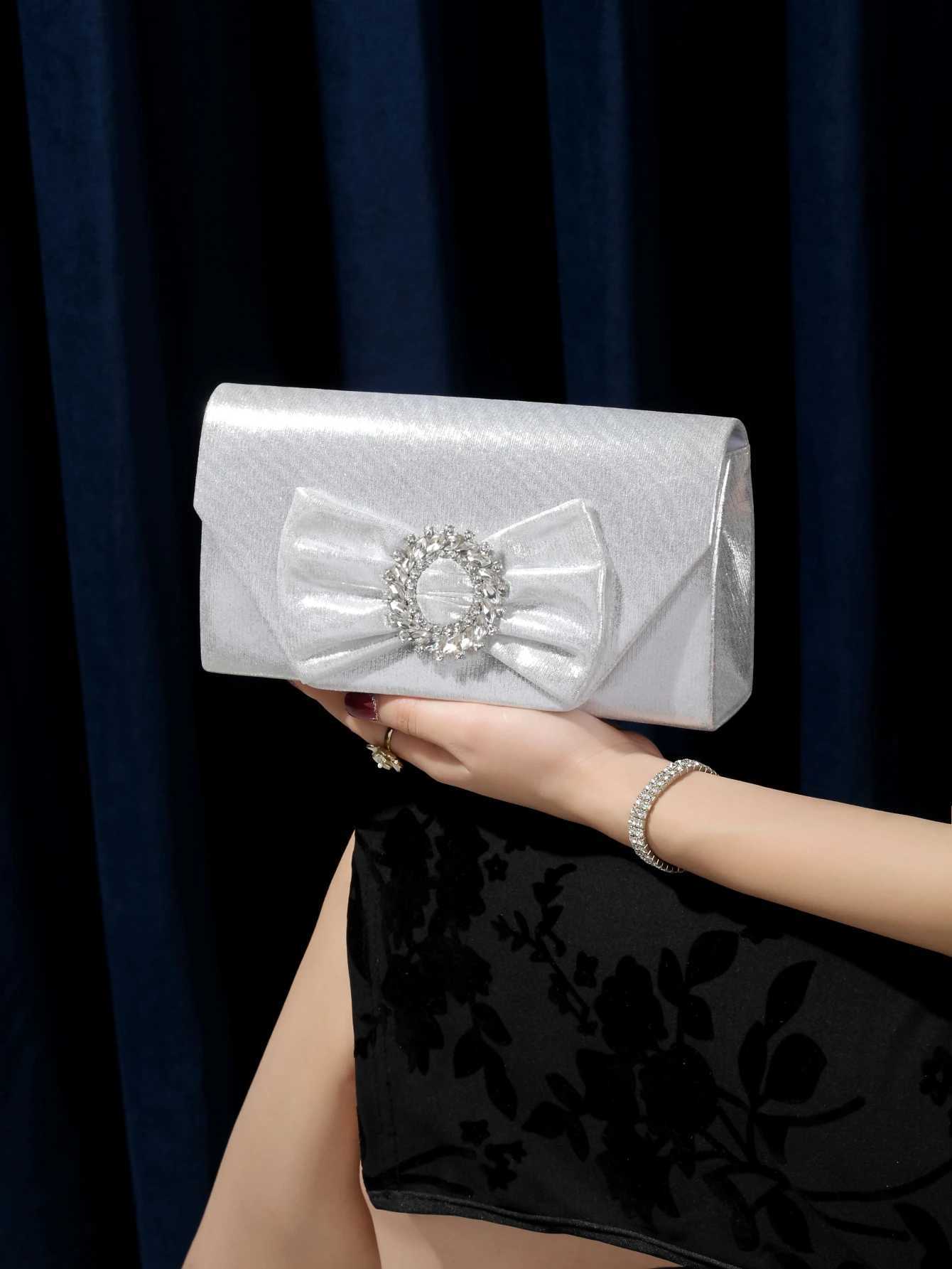 Highend banquet bag versatile for evening gowns European and American clutch bag fashionable for socialite diamondencruste H251027