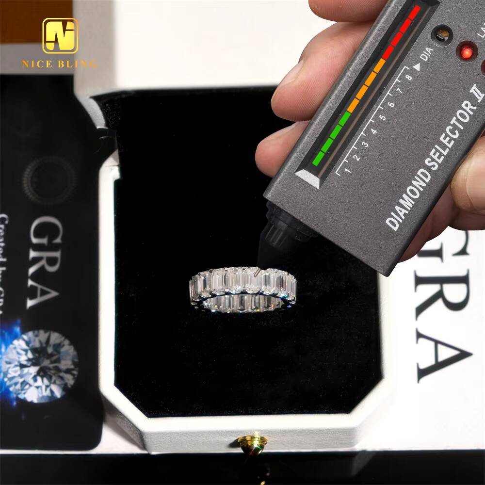 Fine Iced Out Wedding Ring VVS Moissanite 925 Silver Rings Daily Jewelry Diamond Emerald Cut Engagement Ring for Women Men