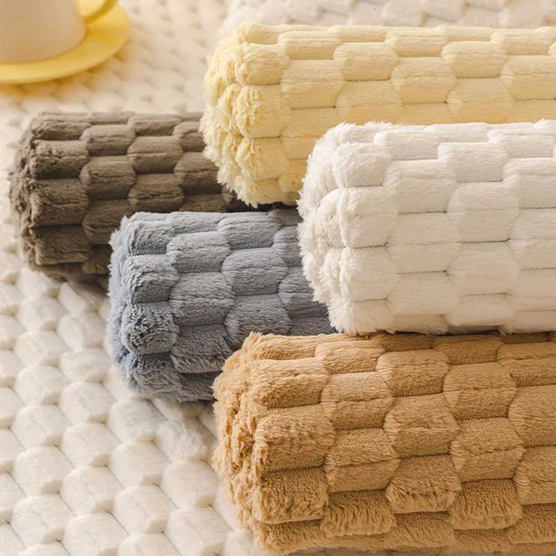 Simple Tortoise Velvet Warm Sofa Cover HighQuty Autumn Winter Couch Seat Cushion Comfort Armchair Protector for Living Room C251028