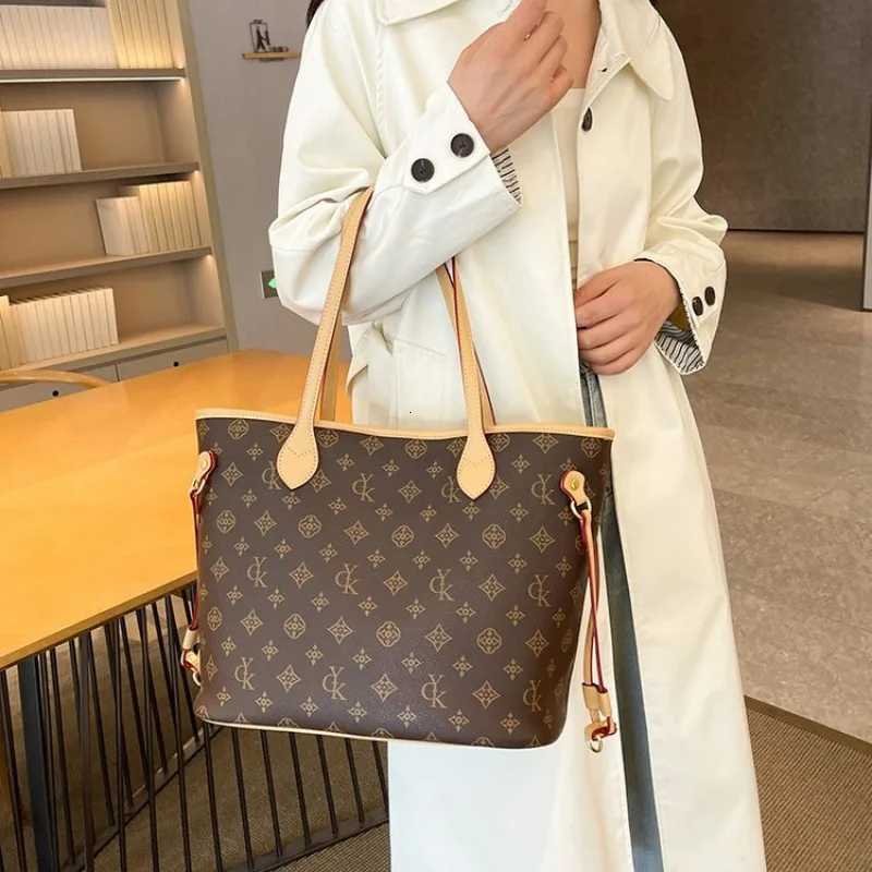 Hot S Crossbody Bag for Students Simple and Cute Design Great for Campus Life and Gift Giving D251028