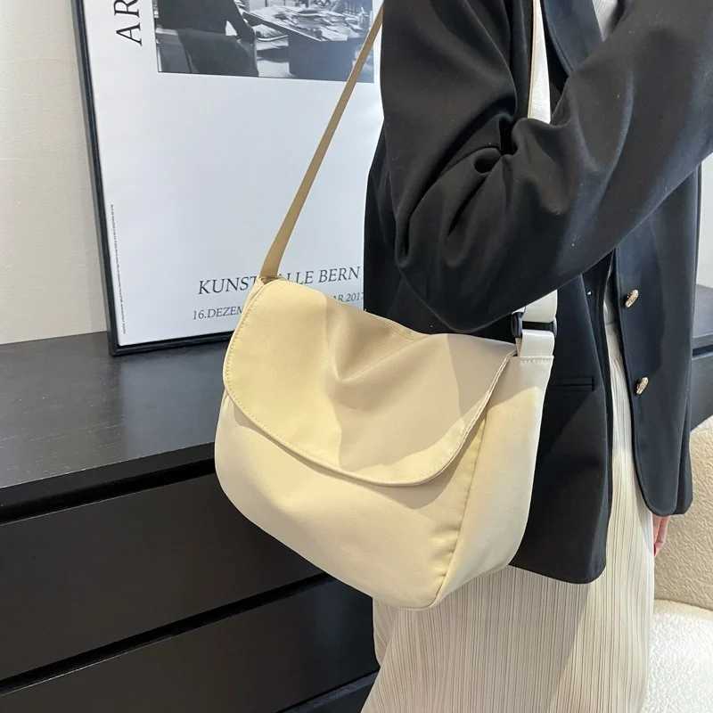 Solid Color Women Crossbody Bag Simple Ladies Shoulder Bag Waterproof Nylon WomenS Handbags Fashion Messenger Bag Women W251028