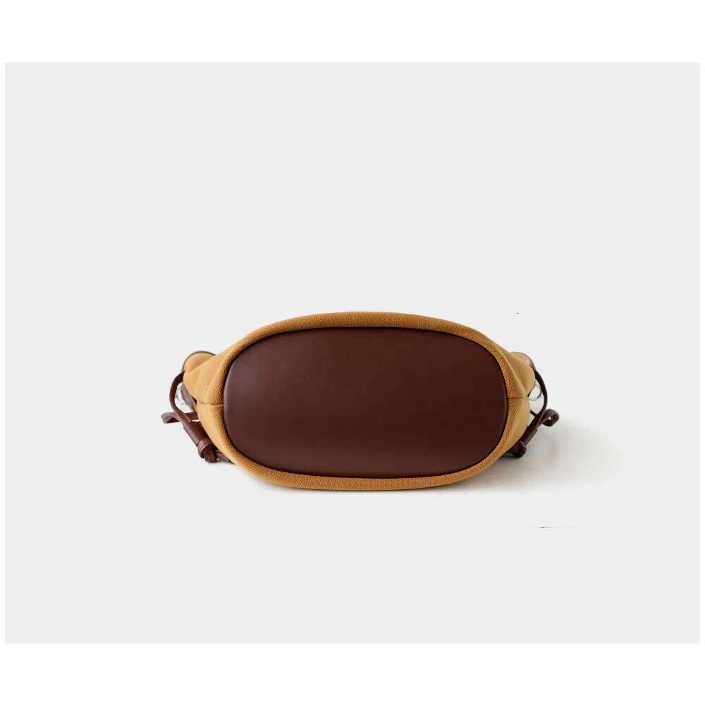 Designer Bags Large Capacity With Cow Leather Bundle Tote Fashionable Commuter Vegetable Basket Portable Canvas Bag Hot Selling