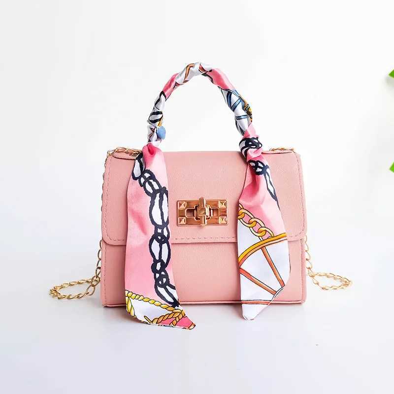 2023 New Fashion Niche Square Patterned Embossed Scarf Decoration Vpattern Tassel Lock Chain Single Shoulder Small Square BagW251028