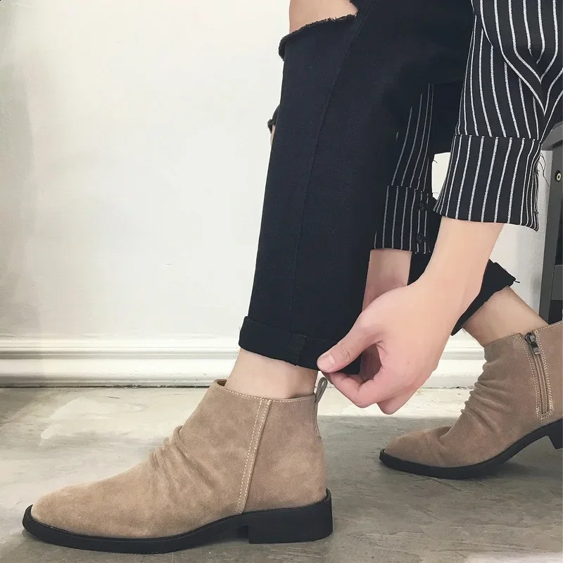 Mens Boots High Quality Suede Casual Botas Retro British Style Short Boot Side Zipper Ankle Boots for Men Chelsea Boots 251023