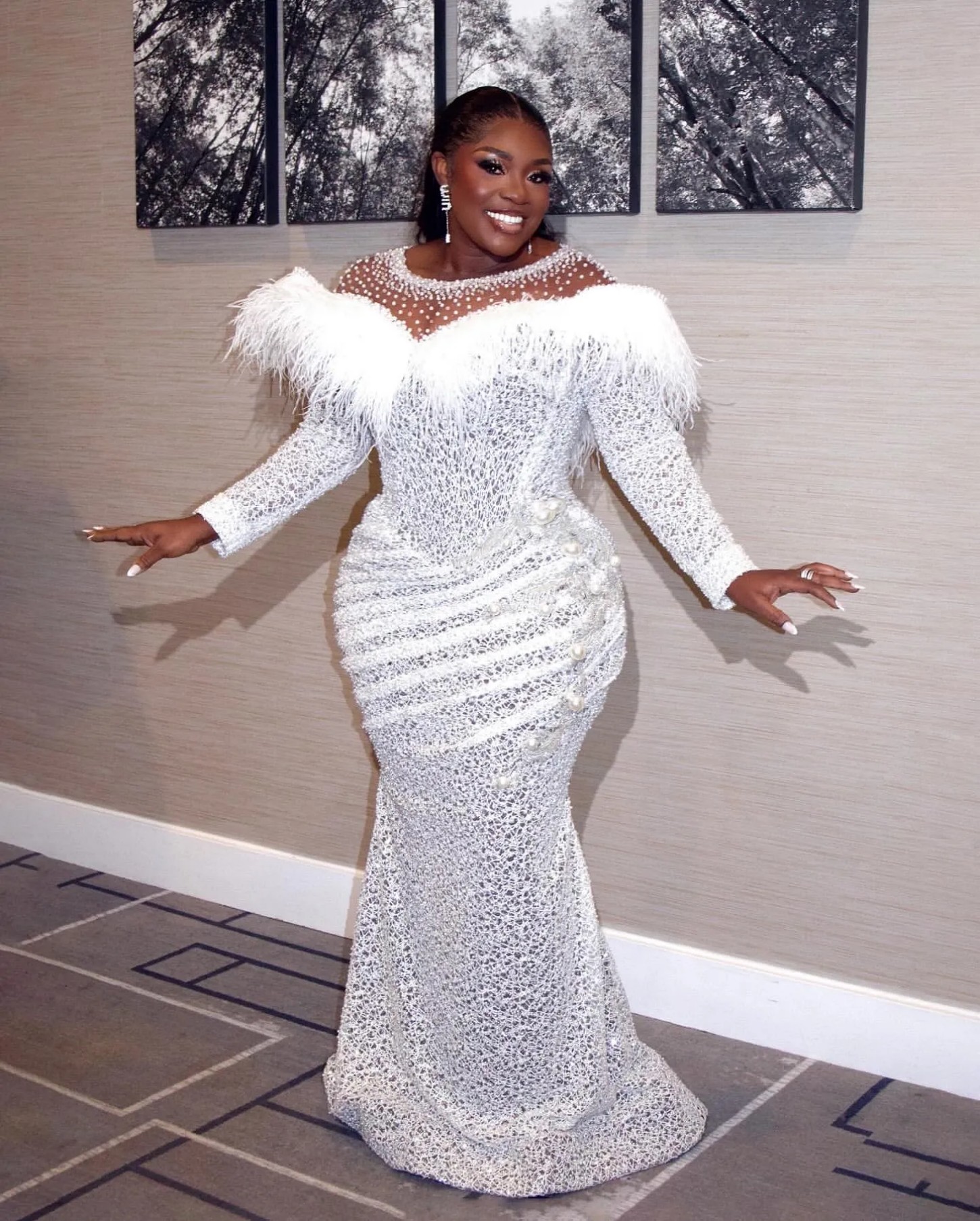 Aso Ebi Arabic Plus Size Bridal Gown in White with Pearls Feather Lace Vintage Elegant and Sheer Neck
