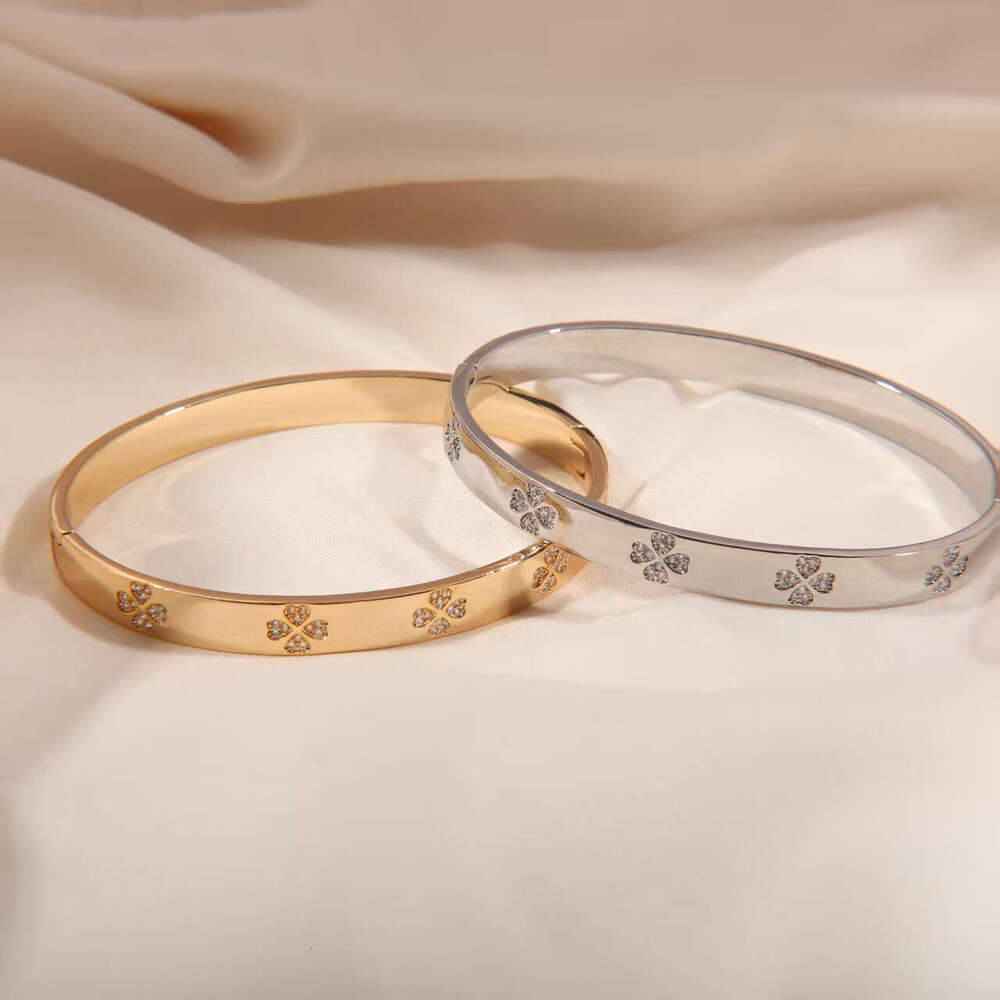 French Style Light Four-Leaf Clover Inlaid Dia Copper Plated Real Gold Sier for Women Fashionable Versatile High-End Elegant Buckle Bracelet