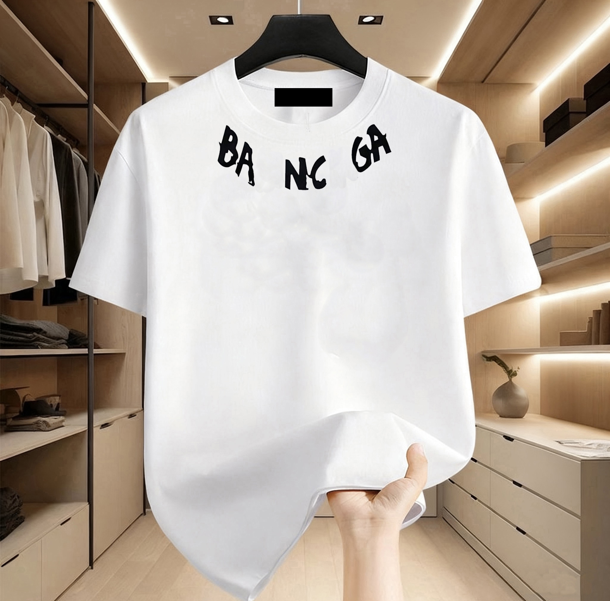 The Parisian designer of the new summer fashion brand T-shirt focuses on men's and women's fashionable round-neck short-sleeved casual luxury cotton T-shirts.