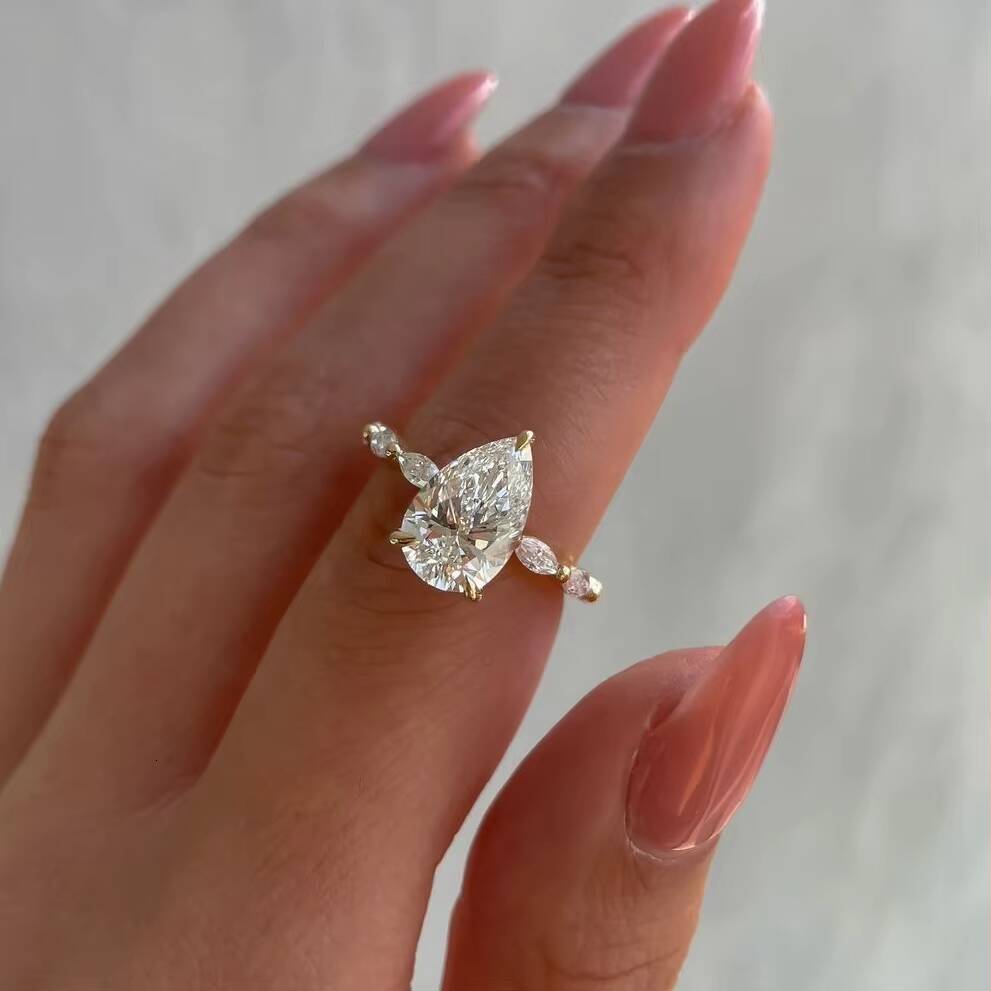 Fancy Jewelry Customize Pear Shape Moissanite Ring VVS 2ct Yellow Gold 14k Ring for Bridal