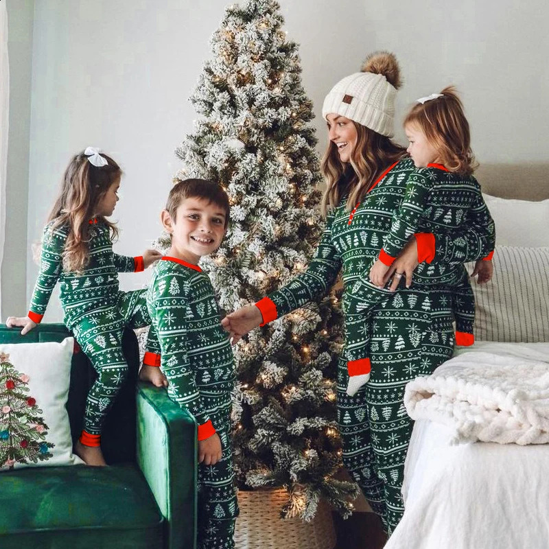 2025 Family Christmas Matching Pajamas Clothes Set Adult Kid Pyjama Homewear Dad Mom Childrens Baby Christmas Nightwear Outfit 251027
