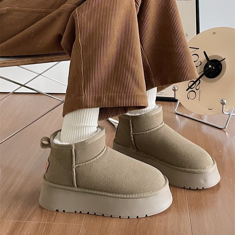 Free shipping Women's 2025 Autumn Winter New Snow Boots Versatile Round Toe Retro Platform Cotton Shoes Popular INS Thick Sole Ankle Boots