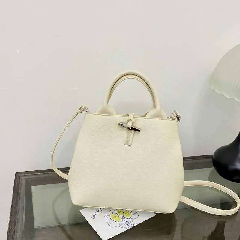 Designer Bags Soft Leather Bucket 2025 New Versatile Fashion Casual Handbag Commuting Single Shoulder Crossbody Bamboo Bag For Women Hot Selling