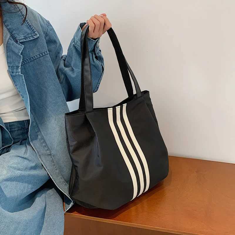 New Large Capacity Striped Single Shoulder Tote Bag Versatile Casual Office Commuter HandbagW251028