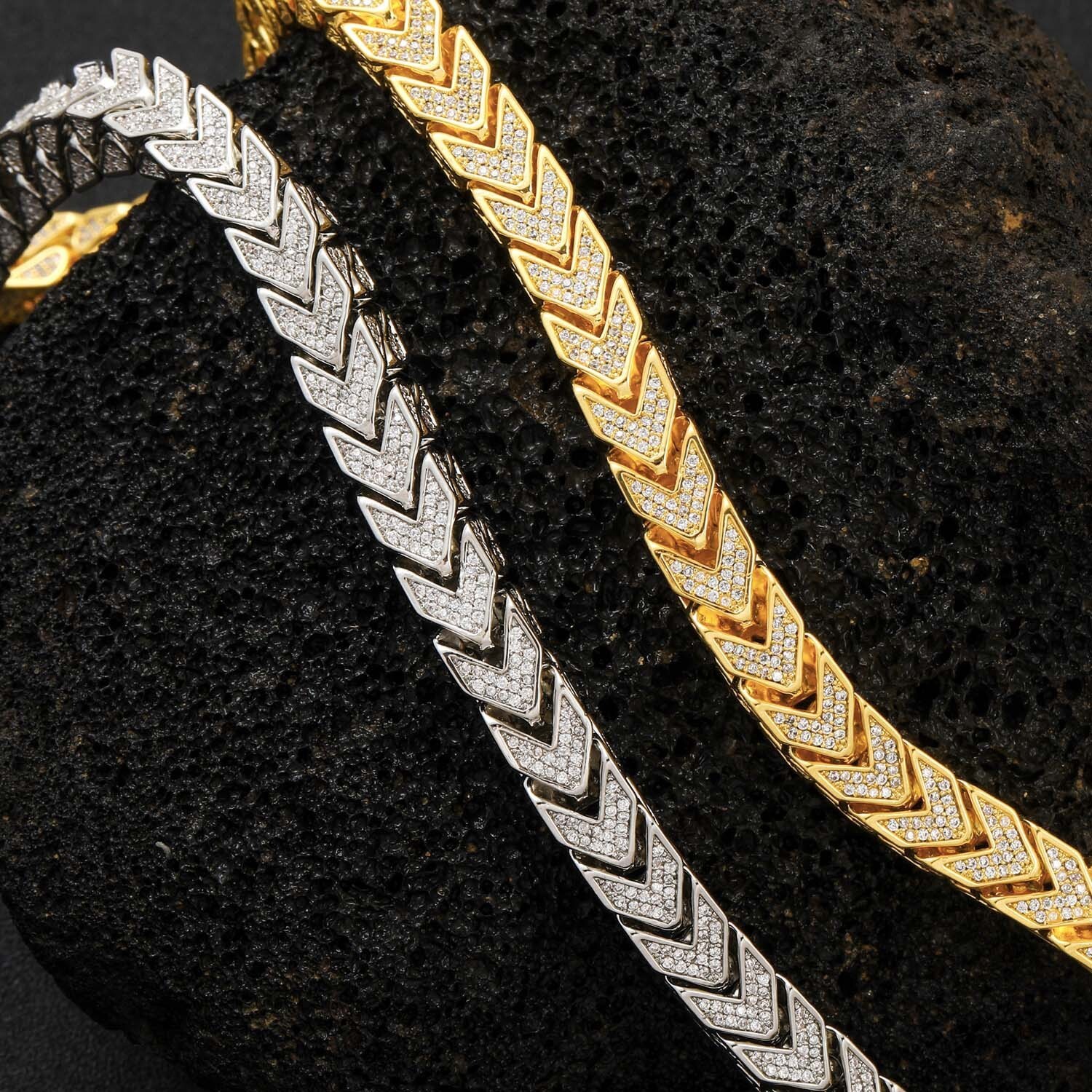 New hip-hop men's bracelet and necklace - 8mm V-shaped chain, front and back chains with 4 layers of sapphires, front and back patterns
