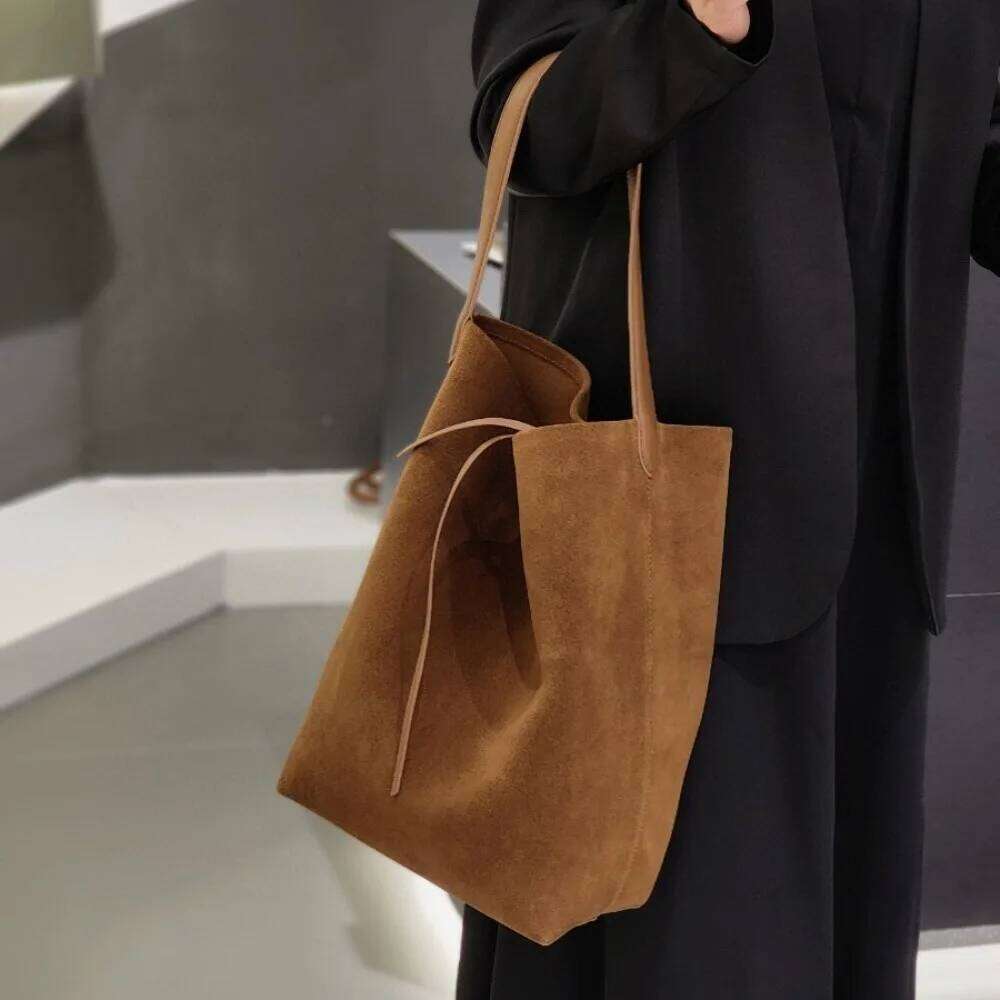 Designer Bags Tote Bucket 2025 Autumn And Winter Maillard Suede Casual Solid Color Large Capacity Flip Fur Shoulder Bag Versatile Hot Selling