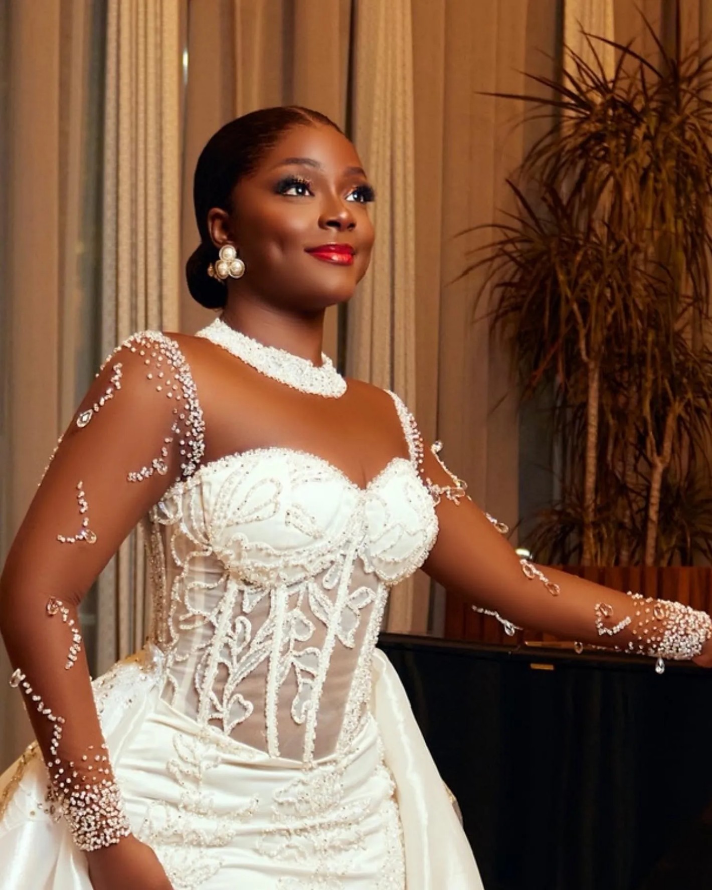 Arabic Aso Ebi Plus Size Mermaid Wedding Dress in Ivory with Lace Beaded Crystals and Detachable Train