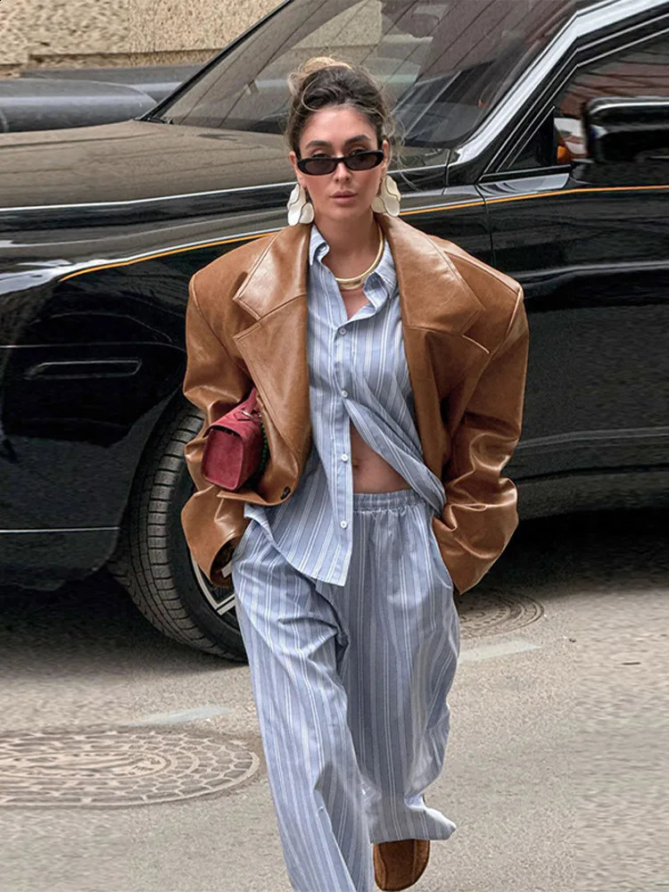 Retro PU Leather Short Jacket Women 2025 Chic Street Pad Shoulder Lapel Single Breasted Jackets Coat Female Casual Loose Outwear 251027