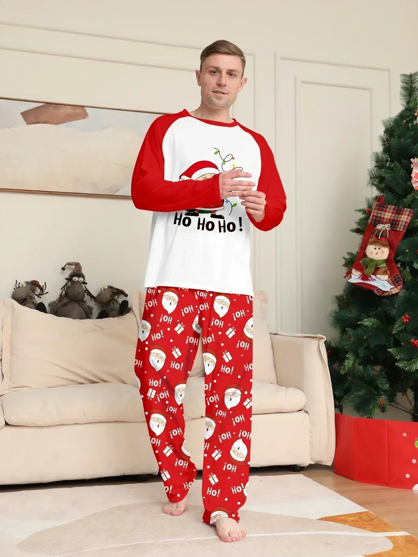 Christmas Family Look Pajamas Santa Print Mother Father Kids Matching Outfits Cute Loose 2 Pieces Suit Sleepwear Xmas Wear 251027