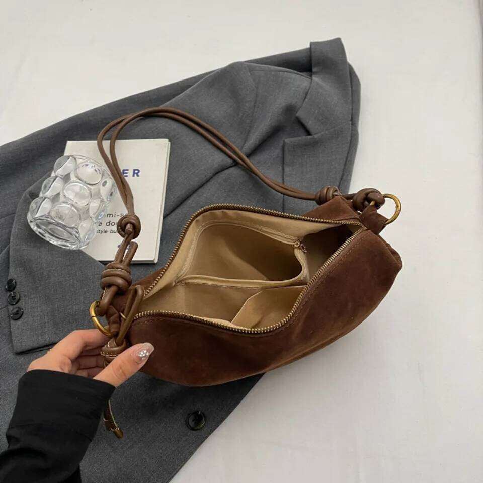 Designer Bags Frosted Retro For Women 2025 New Autumn And Winter Niche Design Faux Suede Shoulder Messenger Commuter Dumpling Underarm Bag Hot Selling